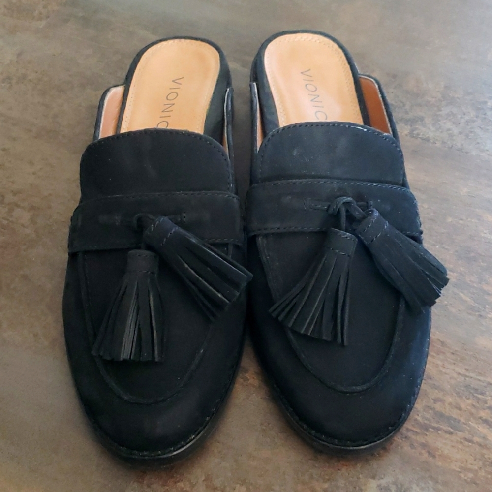 Vionic Black "Regan" Nubuck Mule. Size 8.5